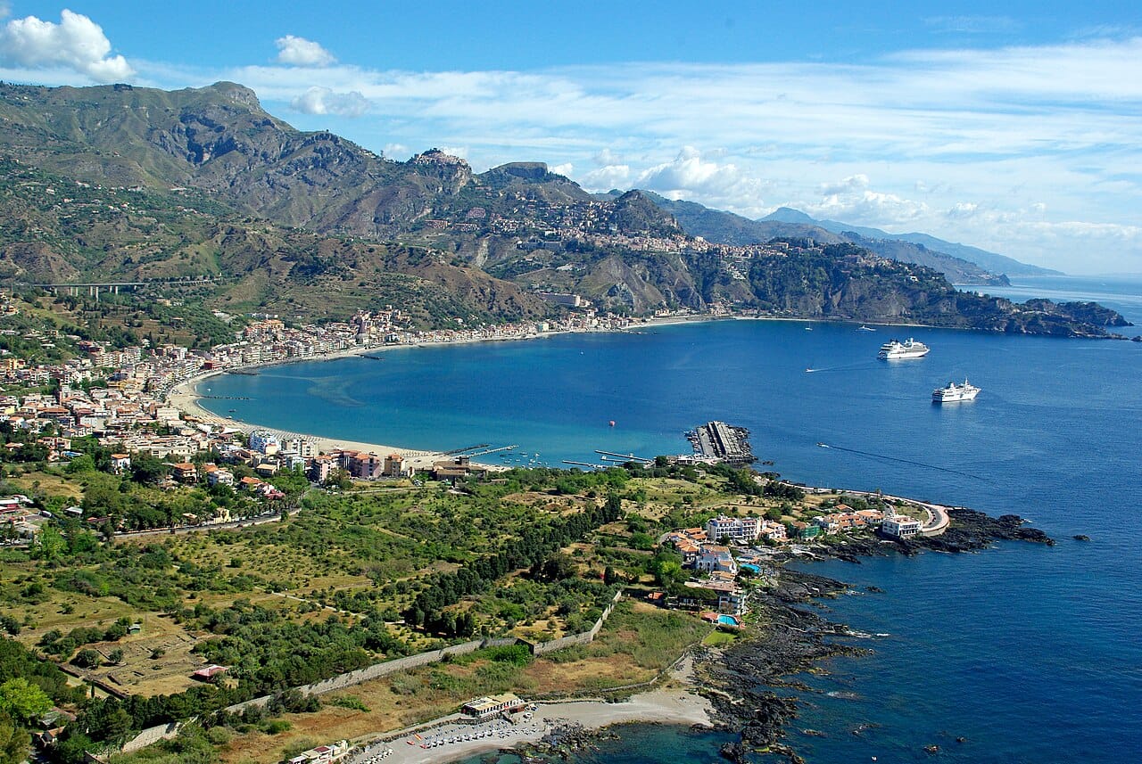 Baia_di_Taormina_-_Sicily