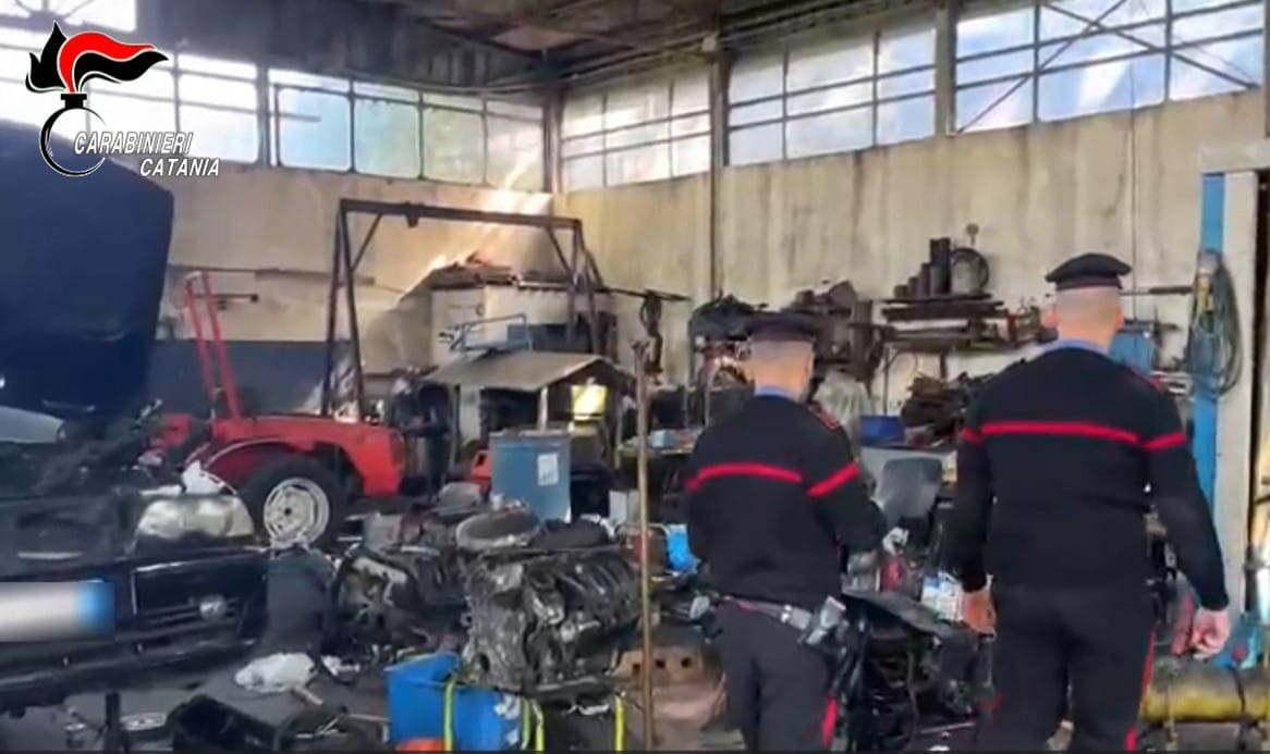 Castiglione di S. Foto 3 officina discarica