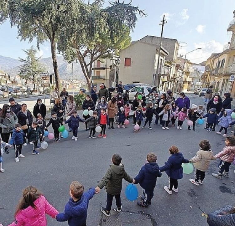 protesta genitori francavilla