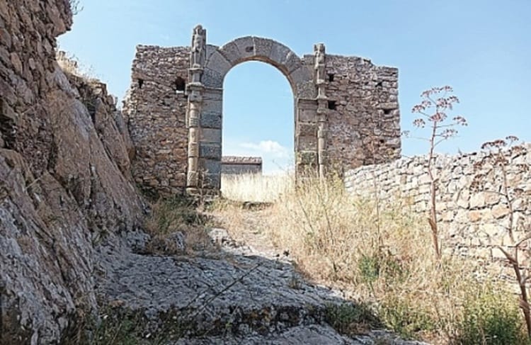castello colonna cesarò